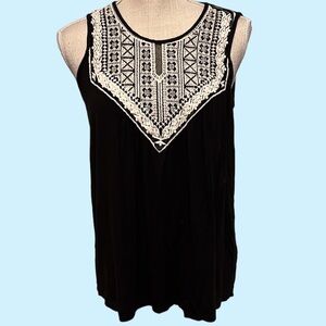 Casual Couture top, black with embroidery bodice, sz M